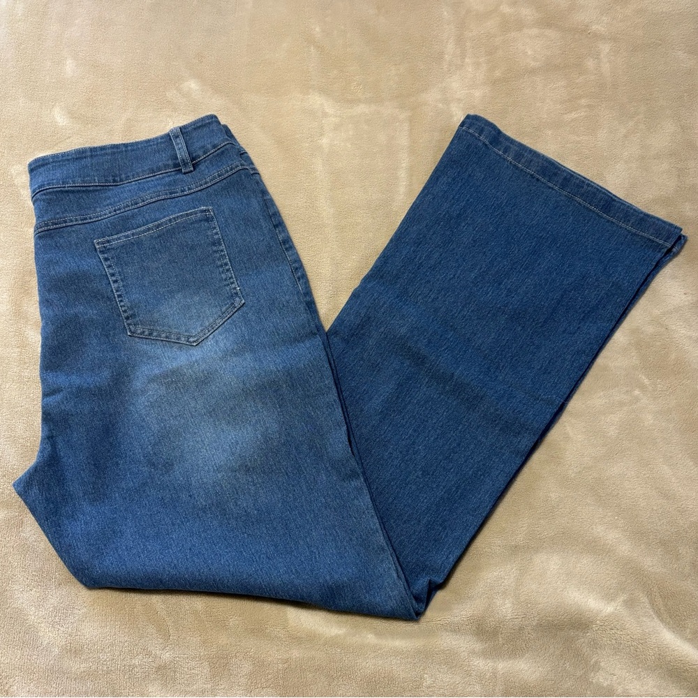 Classic Blue‎ Boot Cut Jeans